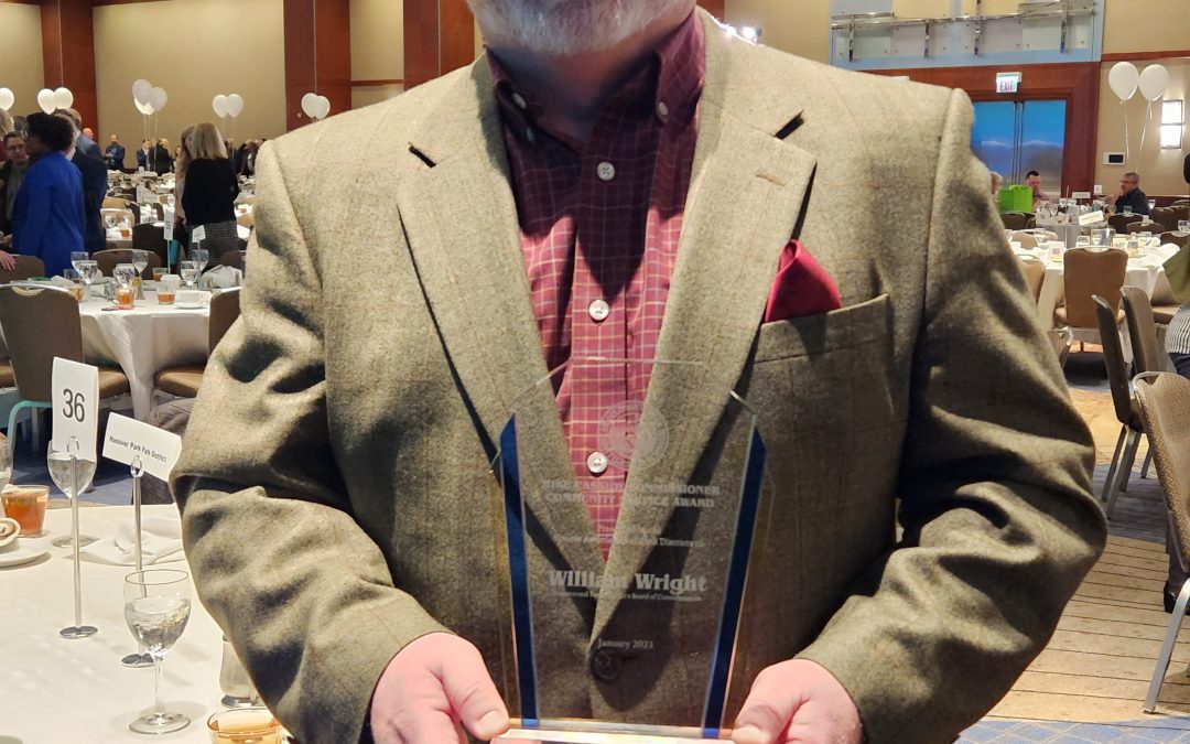 Commissioner Wright Receives Community Service Award