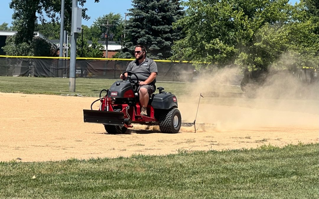 NOW HIRING: Seasonal Parks Maintenance Crew